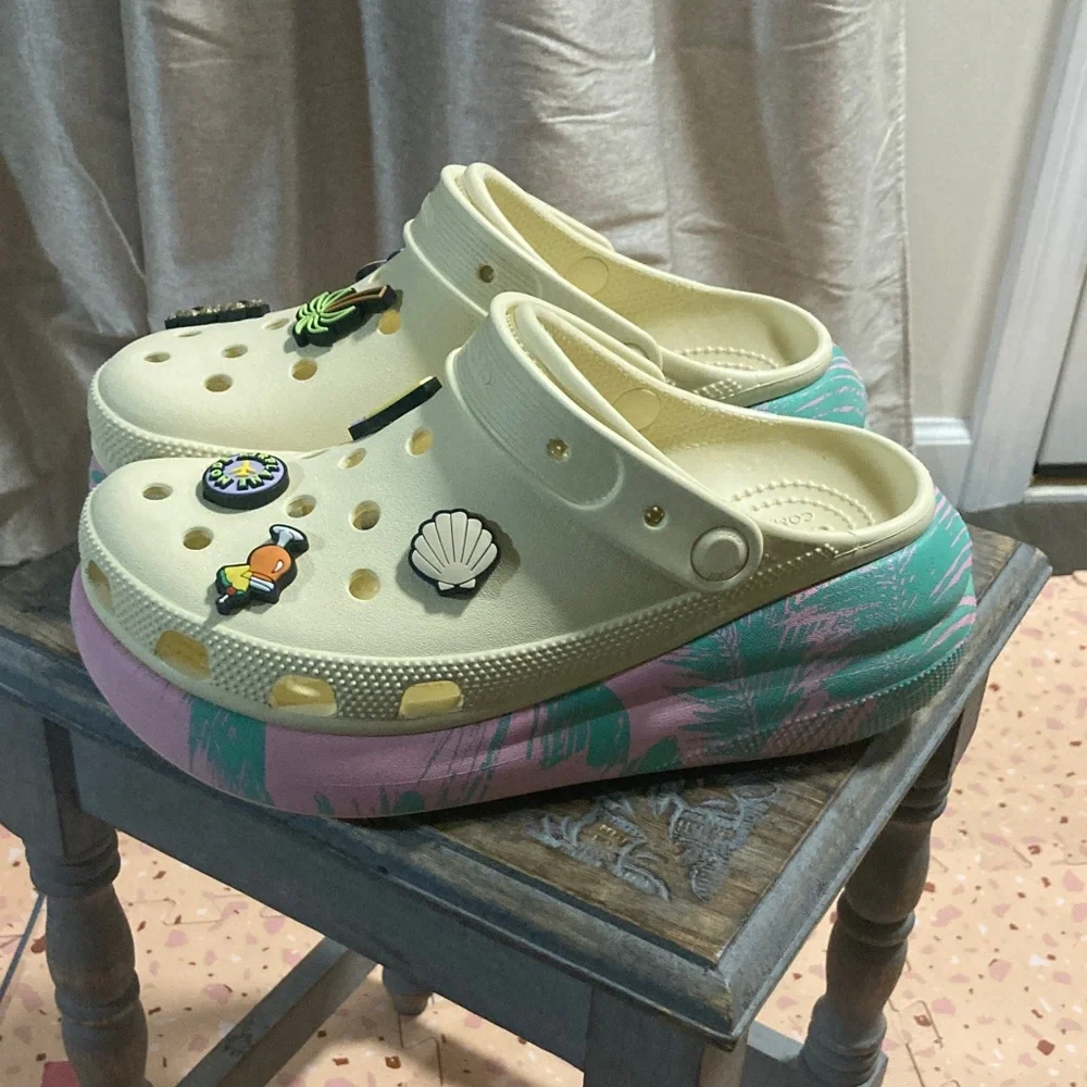 CROCS limited edition vacation Paradise Cream and Pink Clogs - Picture 4 of 5